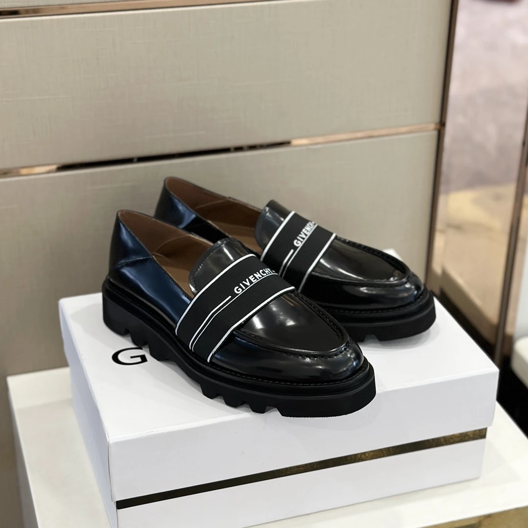 Givenchy Loafers — bd52da6f
