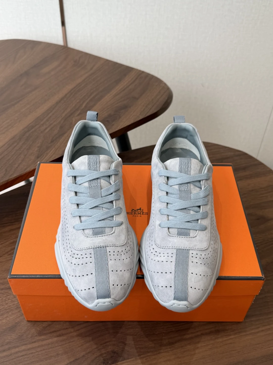 Hermès Sneakers — d35f9a97