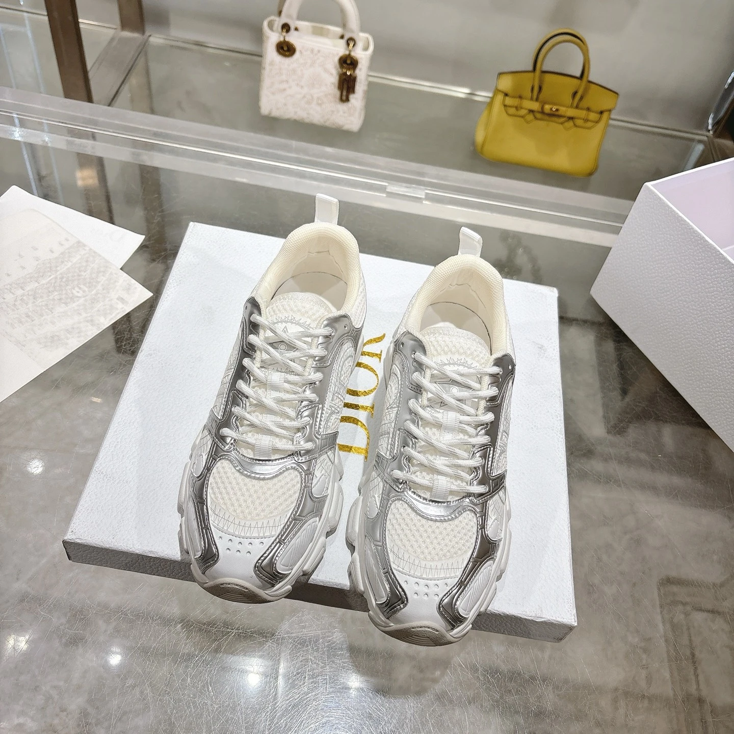 Dior Sneakers — 12d7112a