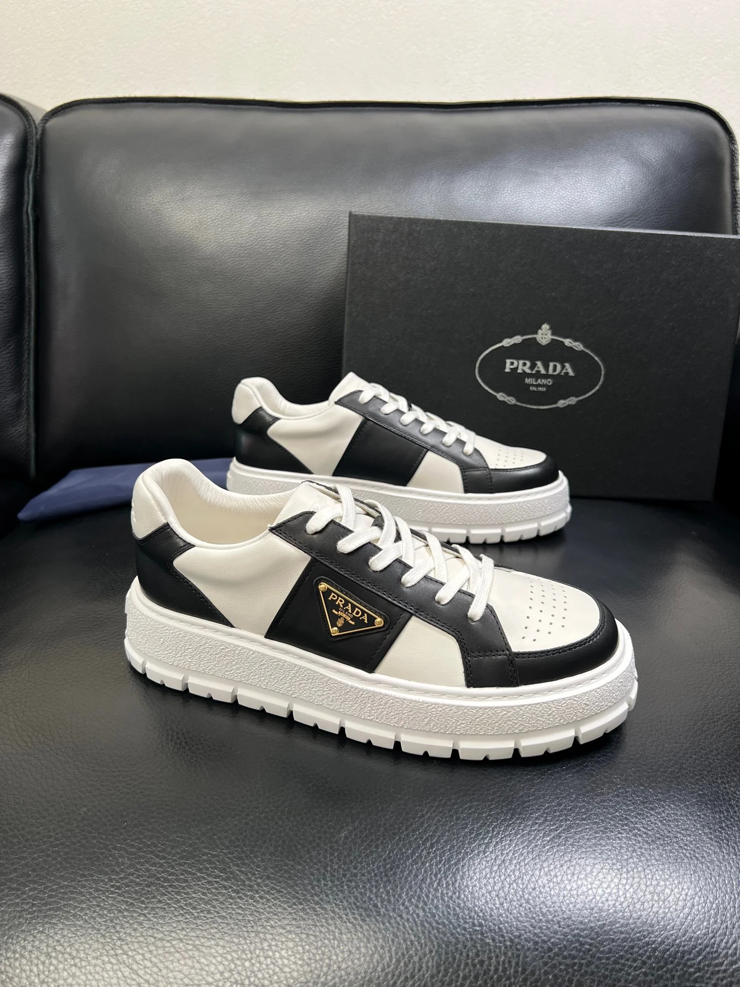 Prada Sneakers — f4efb5ee
