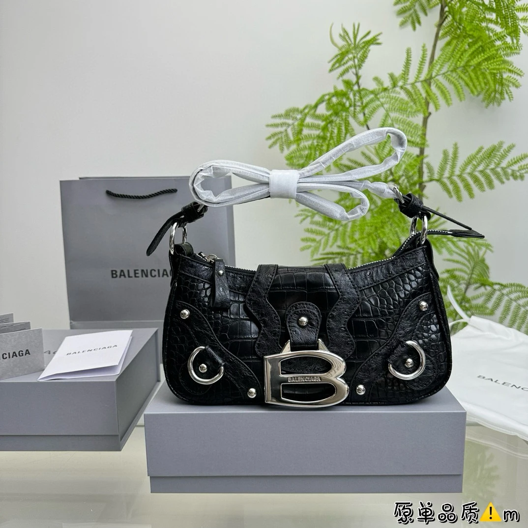 Balenciaga Bag — e2ea4f5e