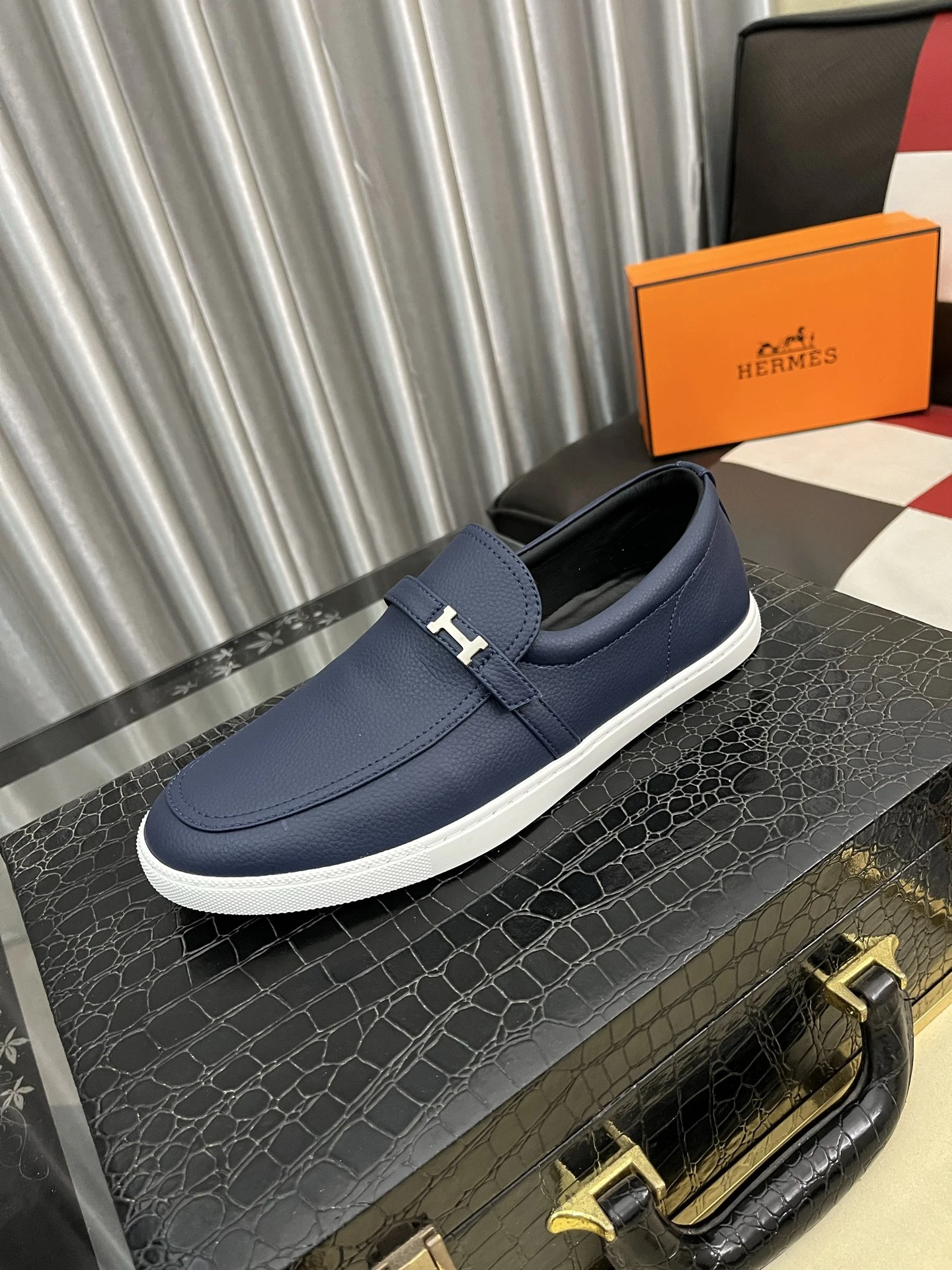 Hermès Sneakers — a25811e4
