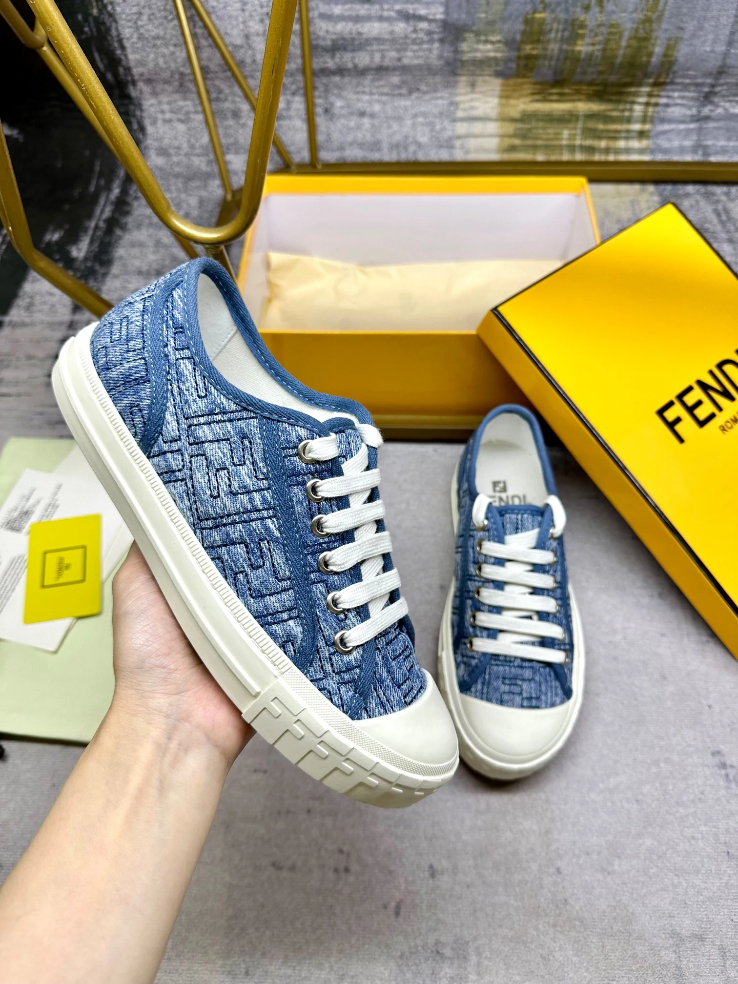 Fendi Sneakers — 7cd55794