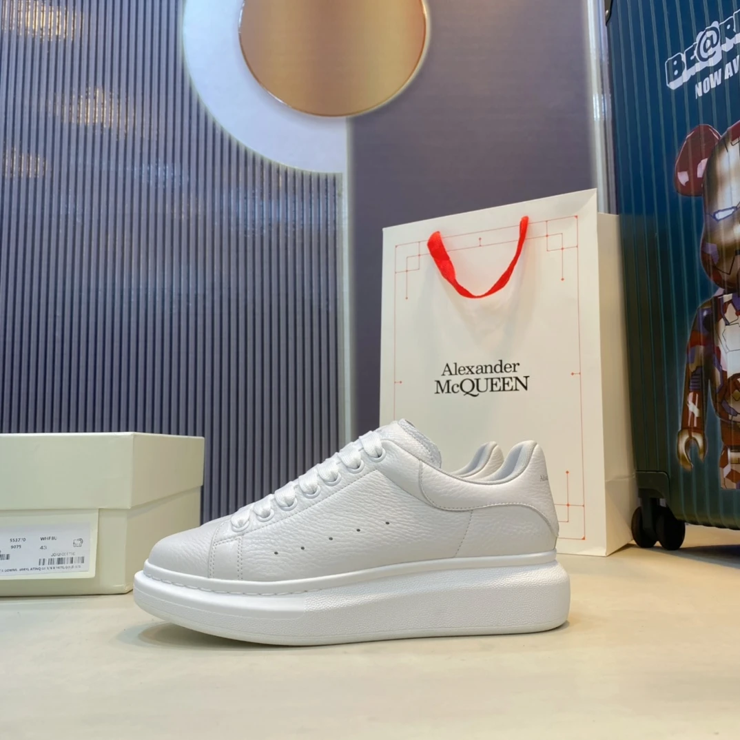 Alexander McQueen Sneakers — d61e16d7