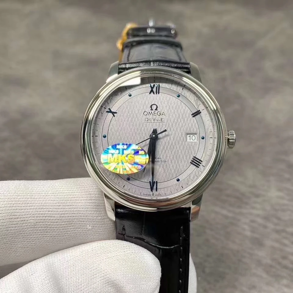 Omega Watch — 049d3865