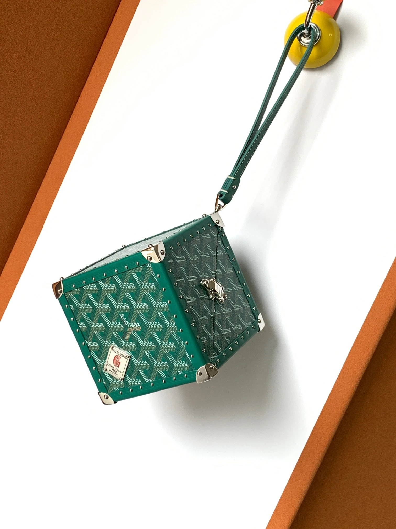 Goyard Luggage — d16b9743