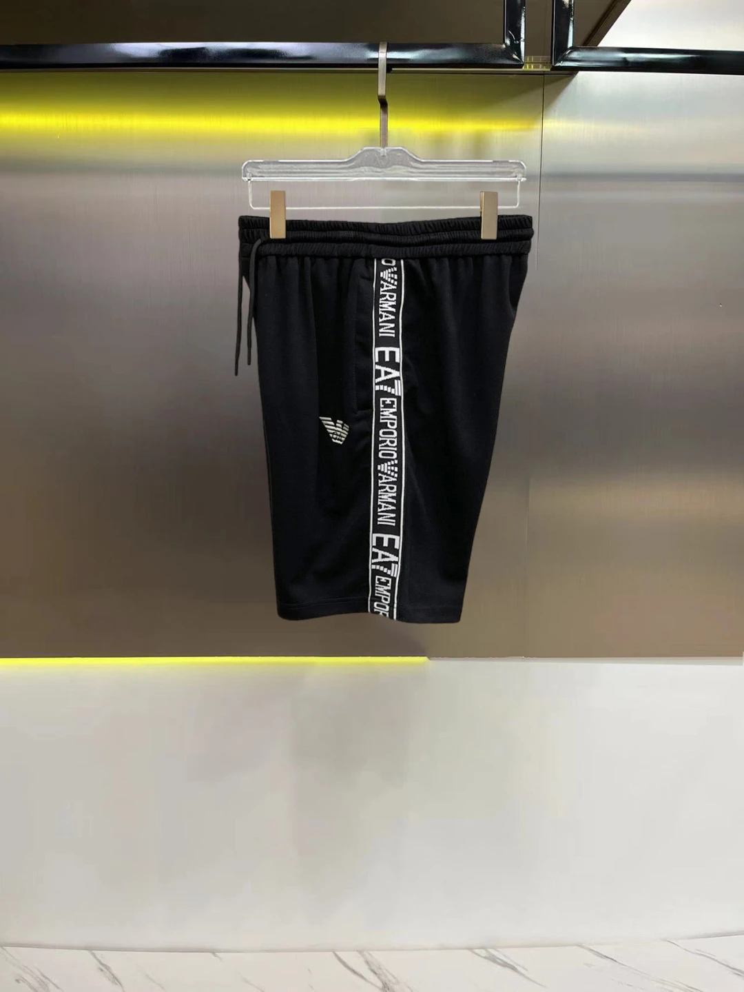 Armani Shorts — d73cdd14