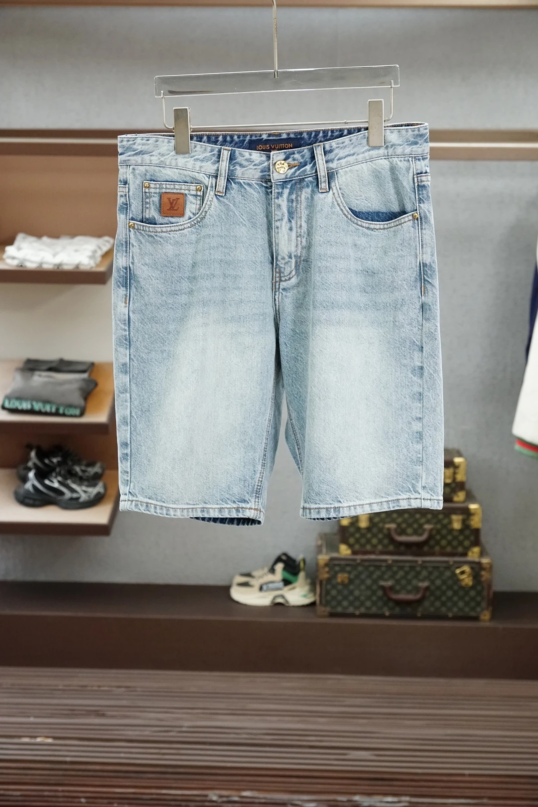 Louis Vuitton Jeans — 2f00690c