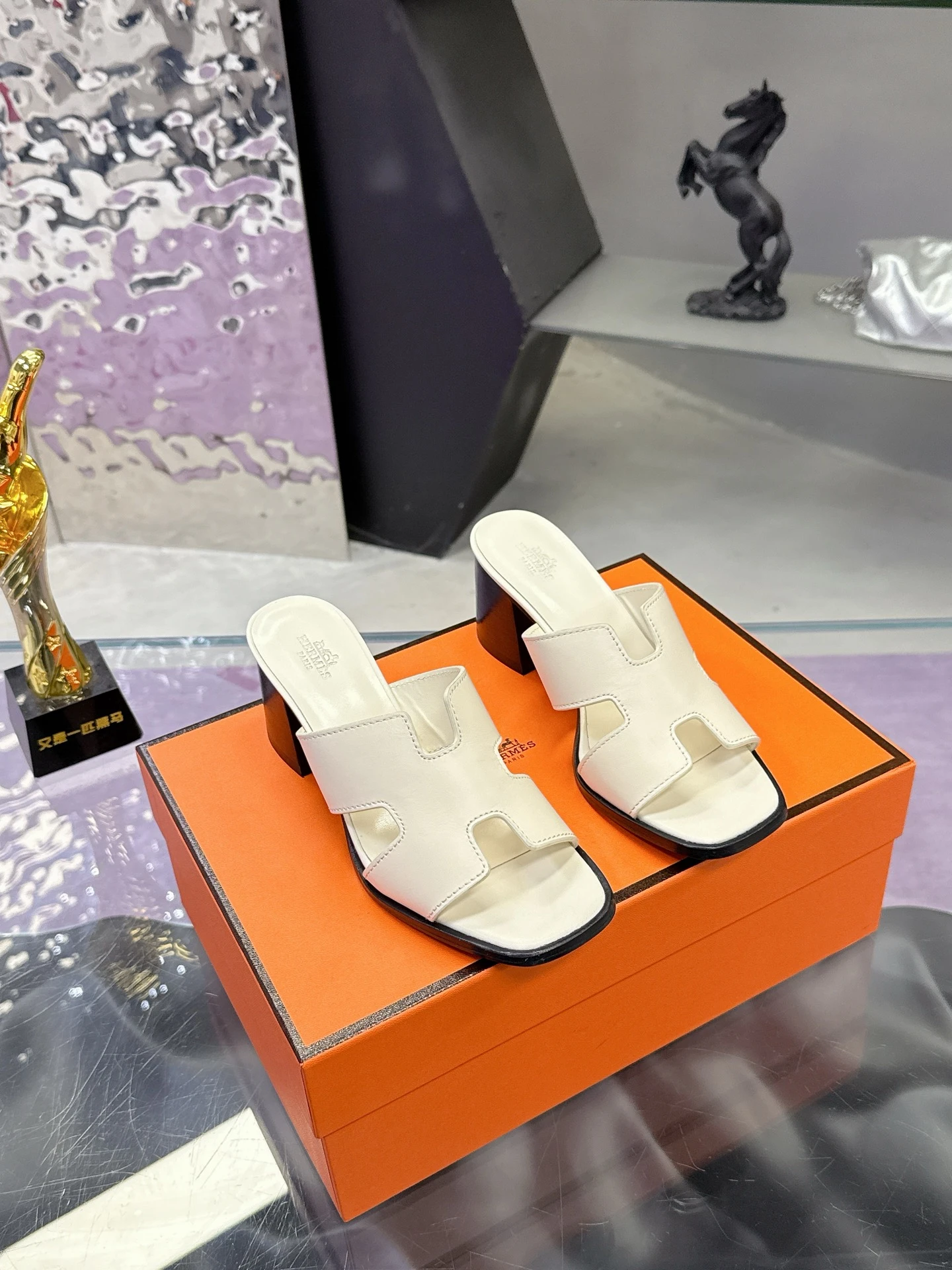 Hermès Slippers — 4c228996