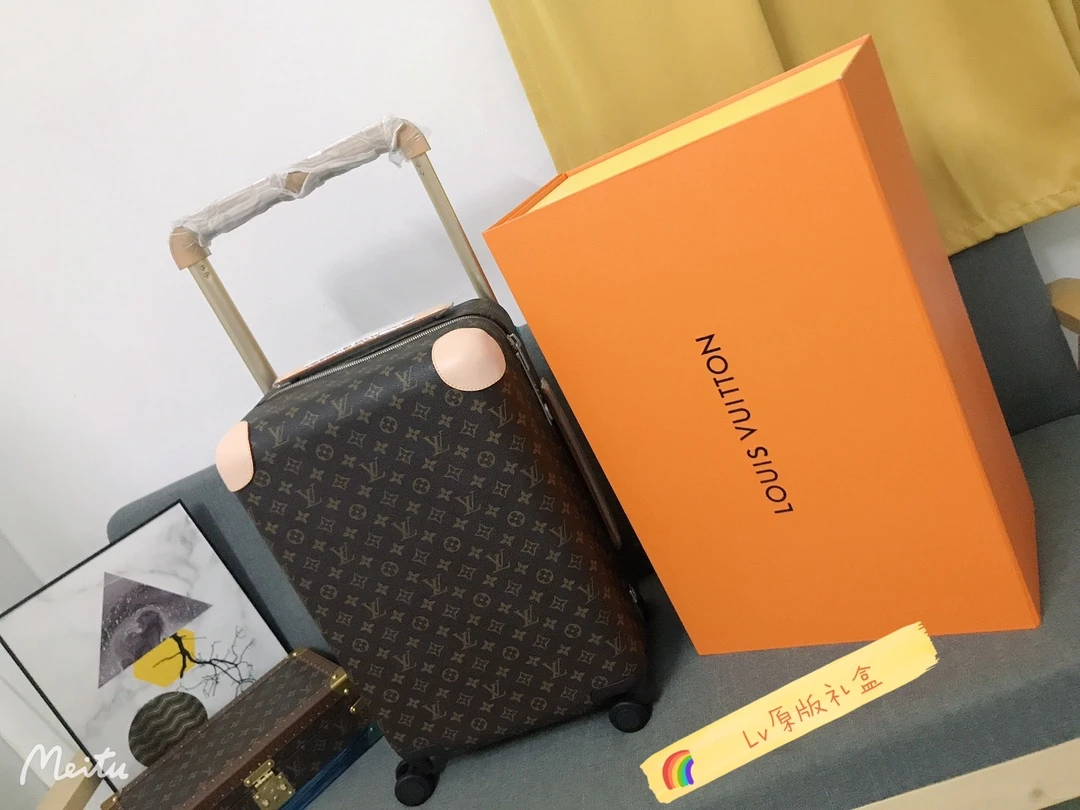 Louis Vuitton Luggage — 8d76f117