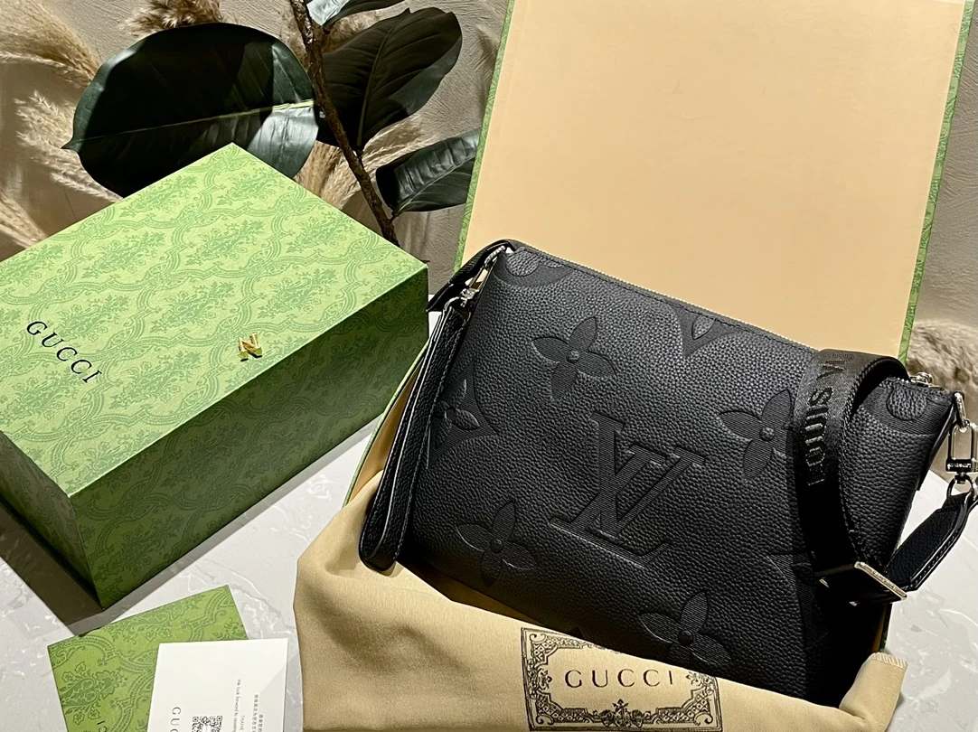 Shoulder Bags — 82542804