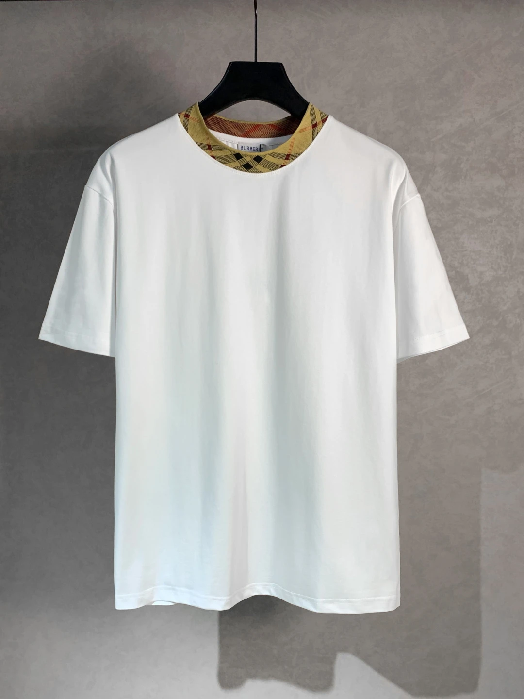 Burberry T-Shirt — 074a8a3a