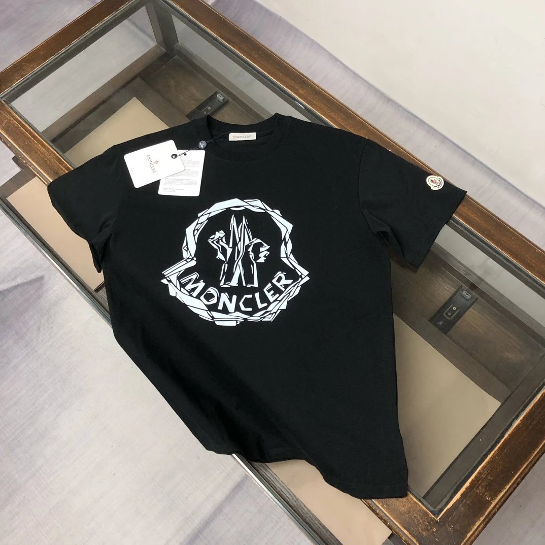 Moncler T-Shirt — 3a1e0e07