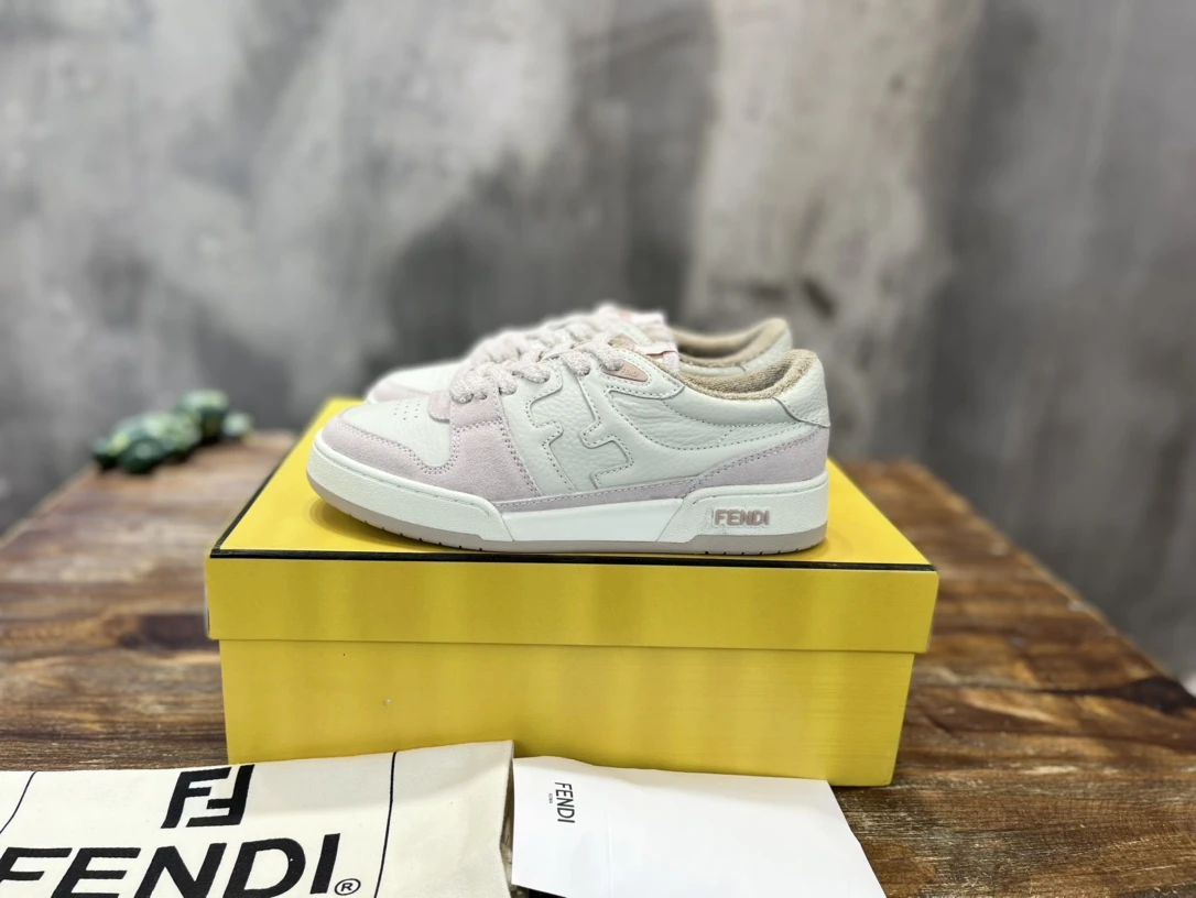 Fendi Sneakers — 834db734