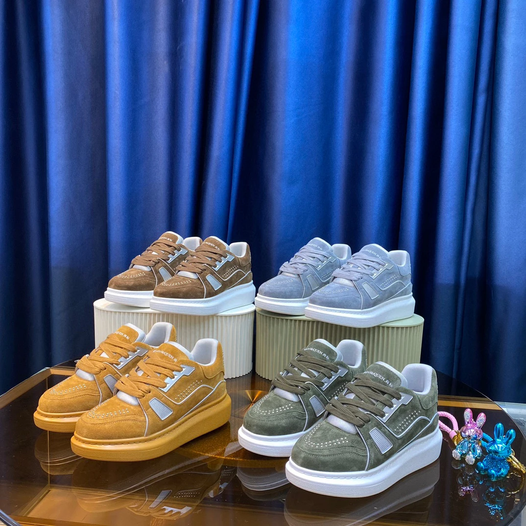 Alexander McQueen Sneakers — 80773396
