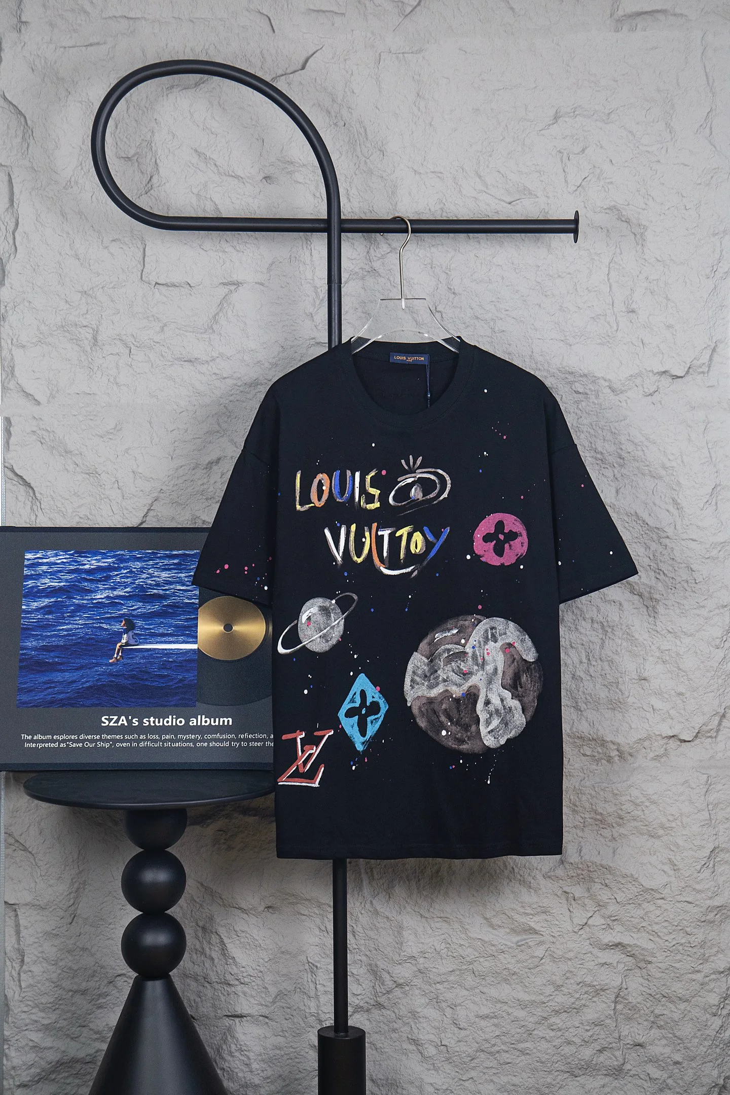 Louis Vuitton T-Shirt — 175a3eb9
