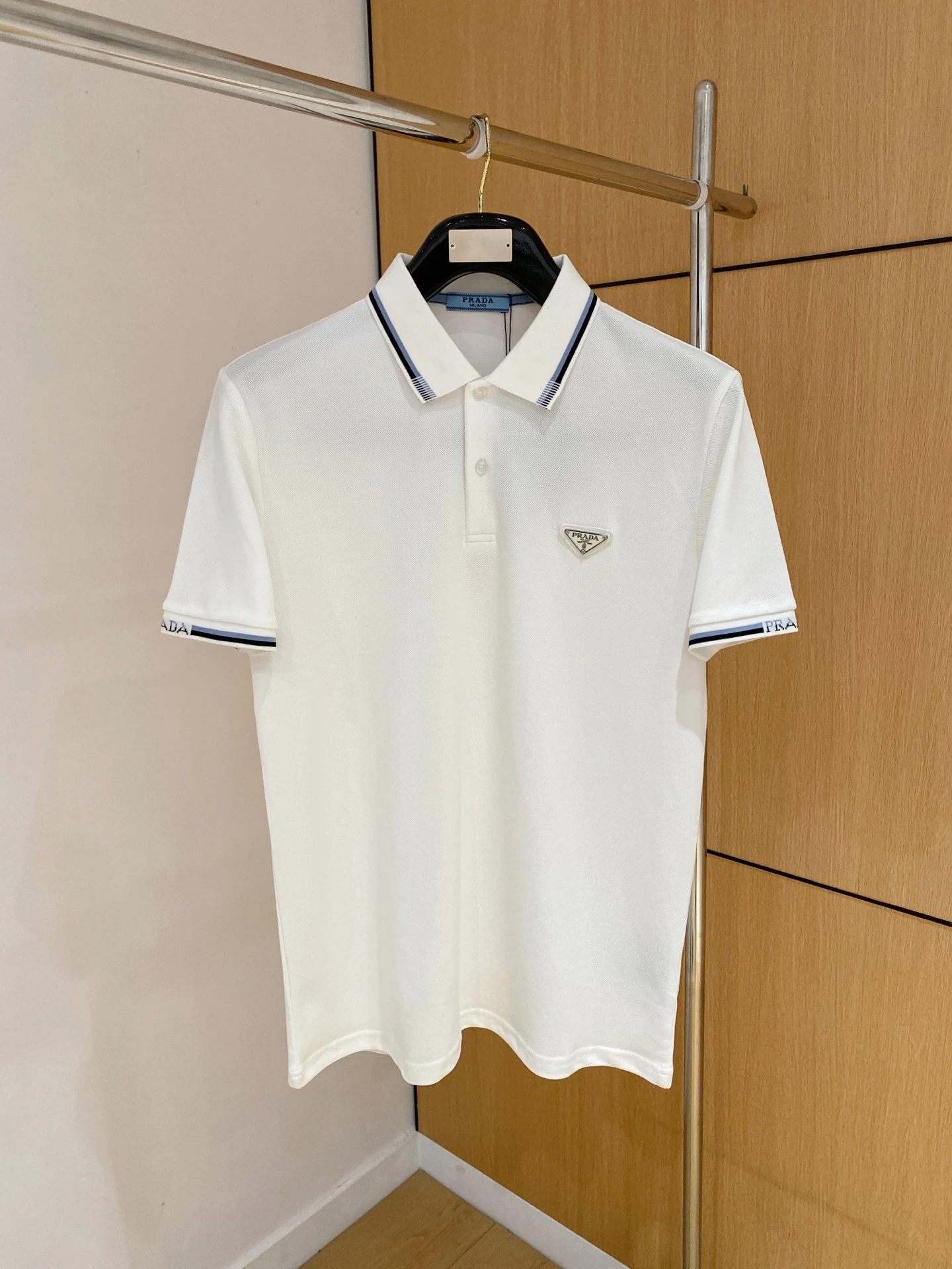 Prada T-Shirt — 95c9ebdf