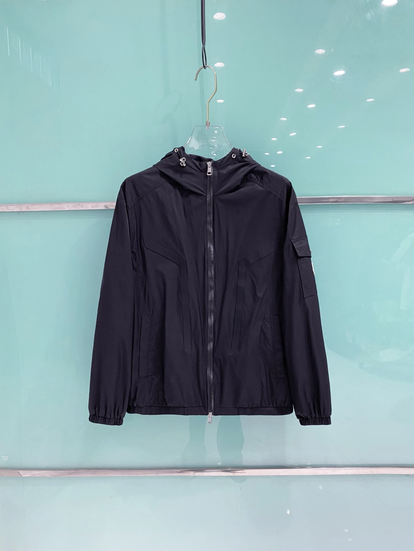 Moncler Jackets — b14a5edb