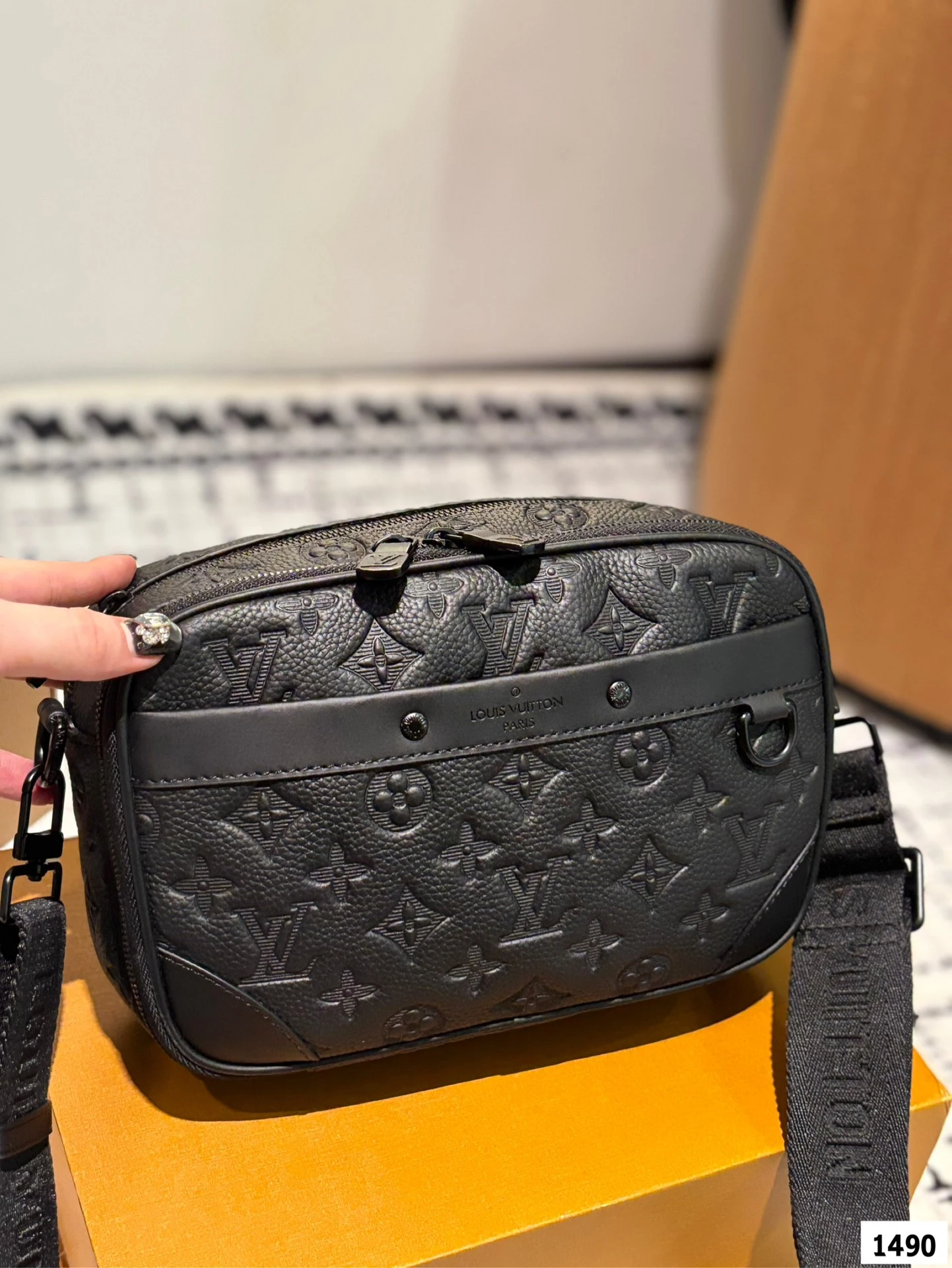 Louis Vuitton Bag — 18bc121f