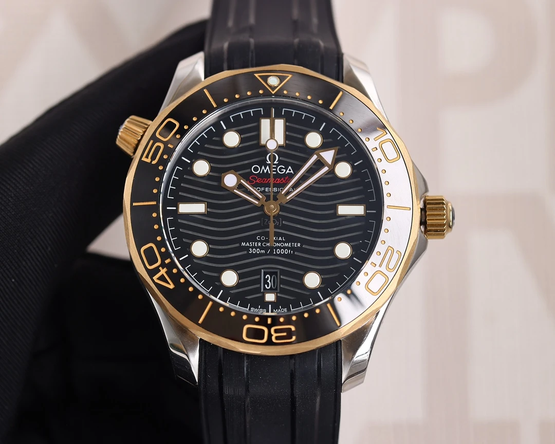 Omega Watch — b04c22fb