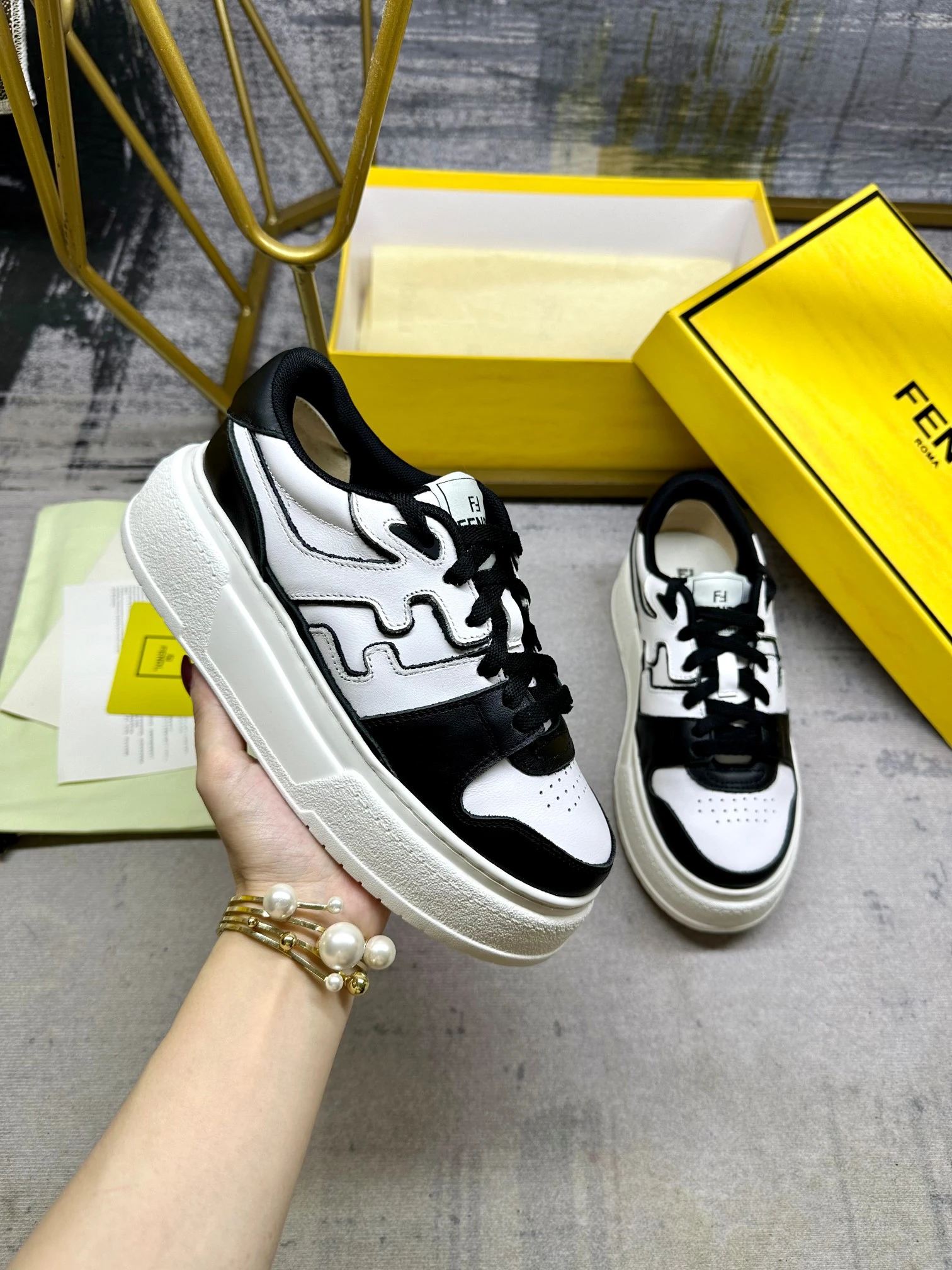 Fendi Sneakers — 22777f29