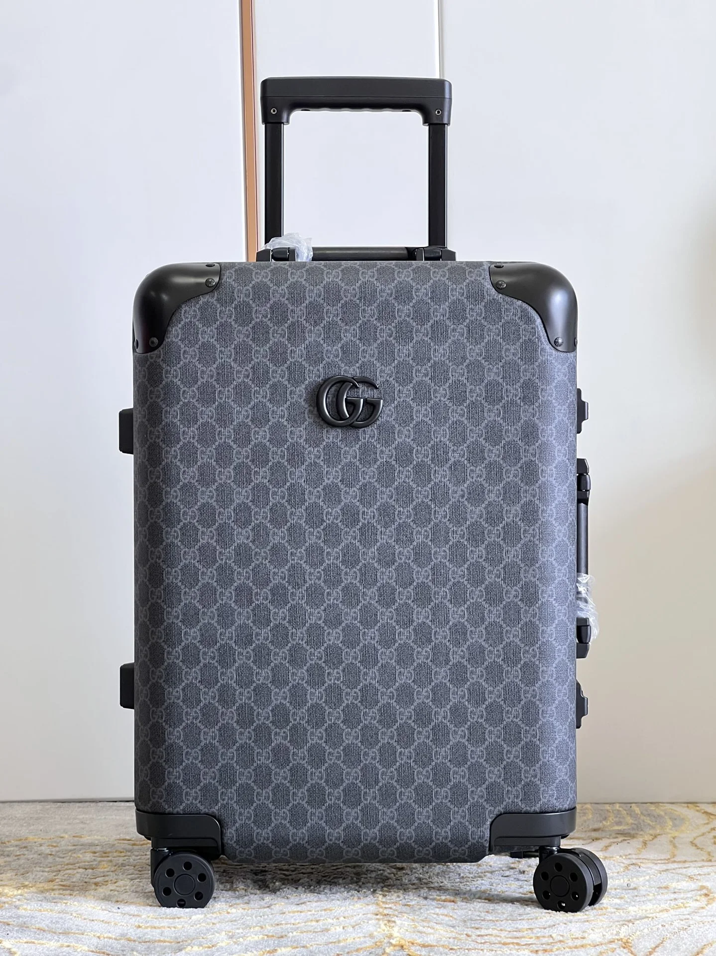 Gucci Luggage — bb8c1315