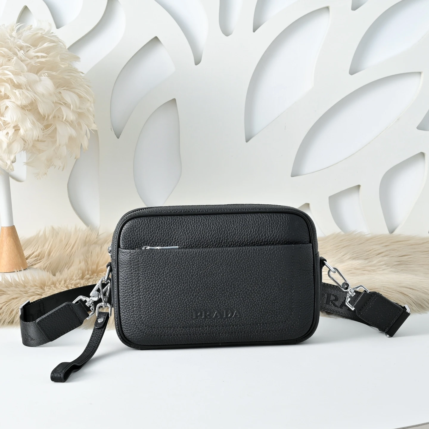 Prada Bag — 97e75366