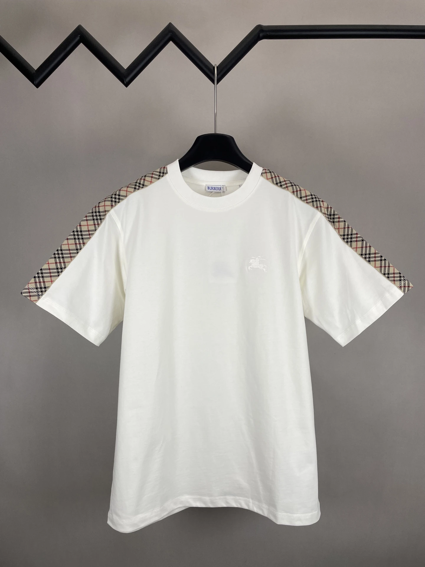 Burberry T-Shirt — f3c44870