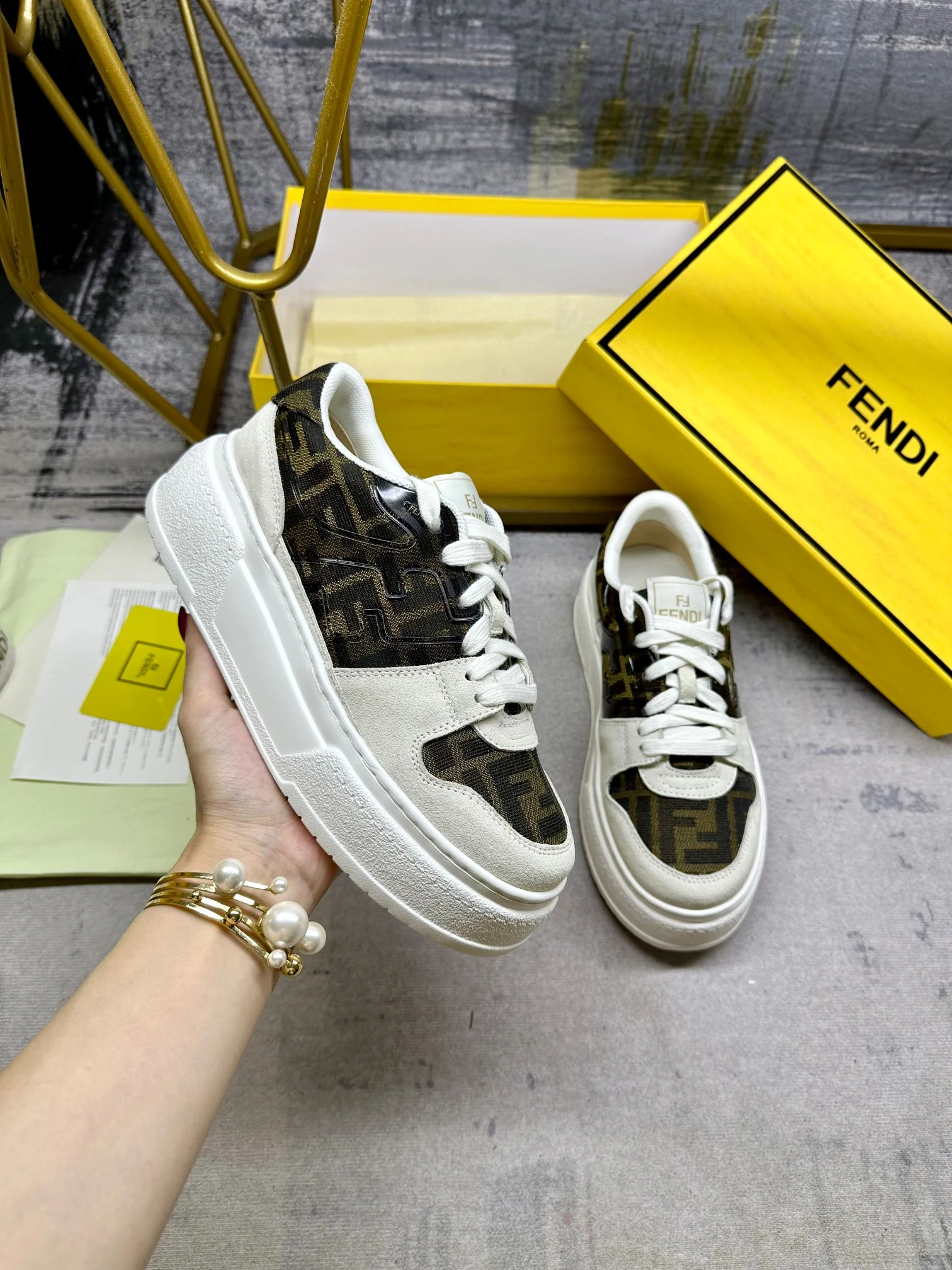 Fendi Sneakers — d537a773