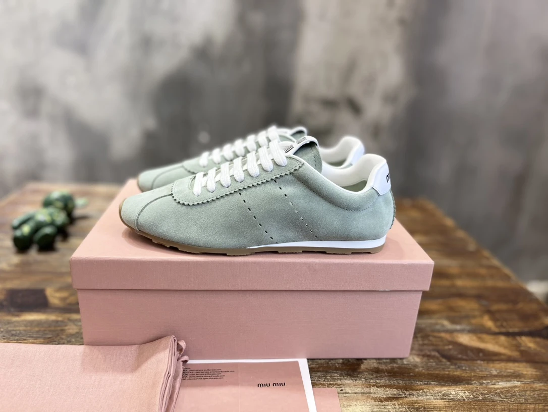 Miu Miu Sneakers — 99582c96