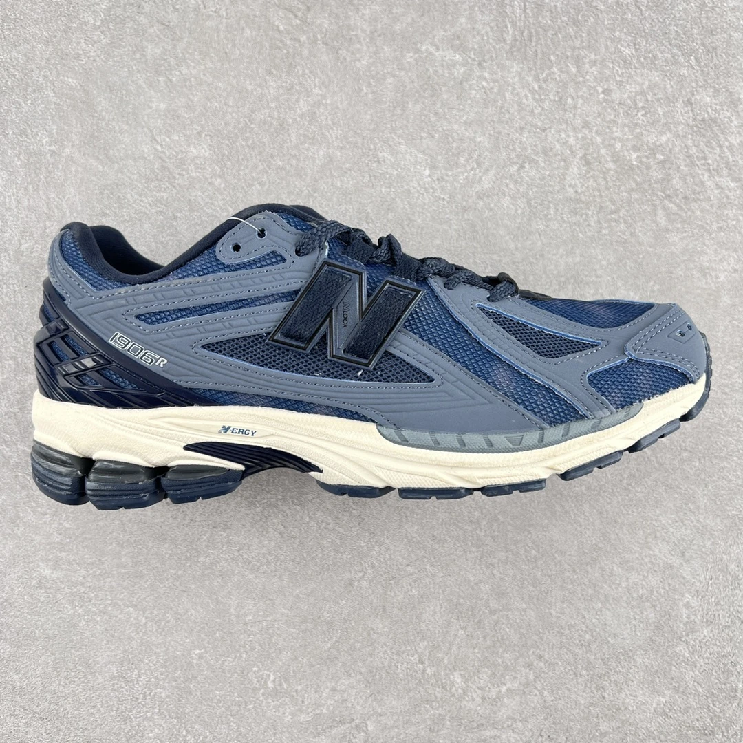 New Balance Sneakers — a3f48434