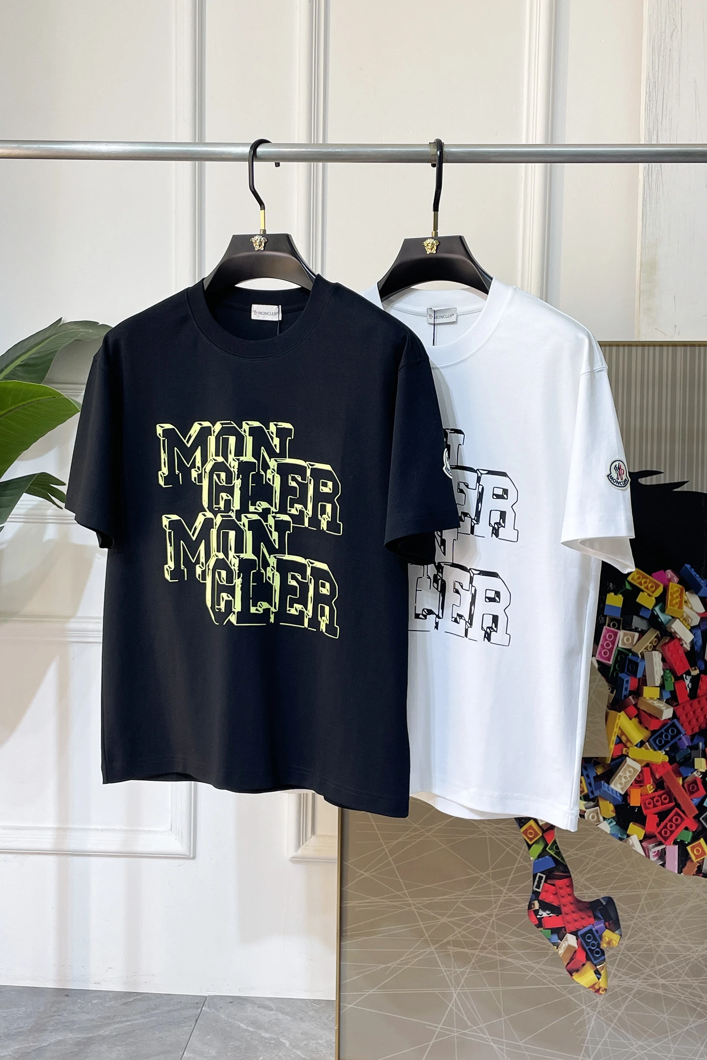 Moncler T-Shirt — 26694012