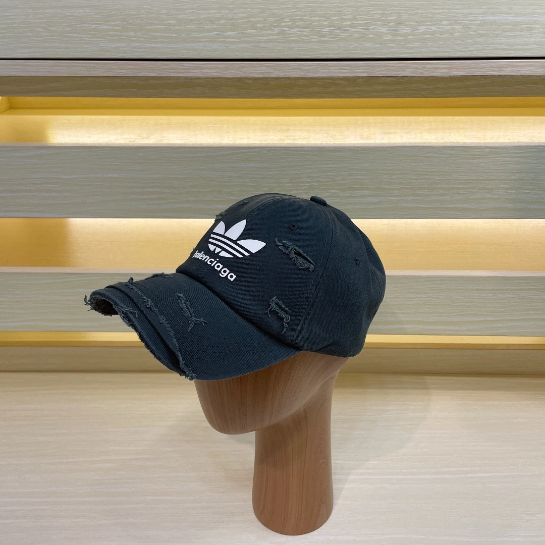 Balenciaga Hat — 9d43e3e5