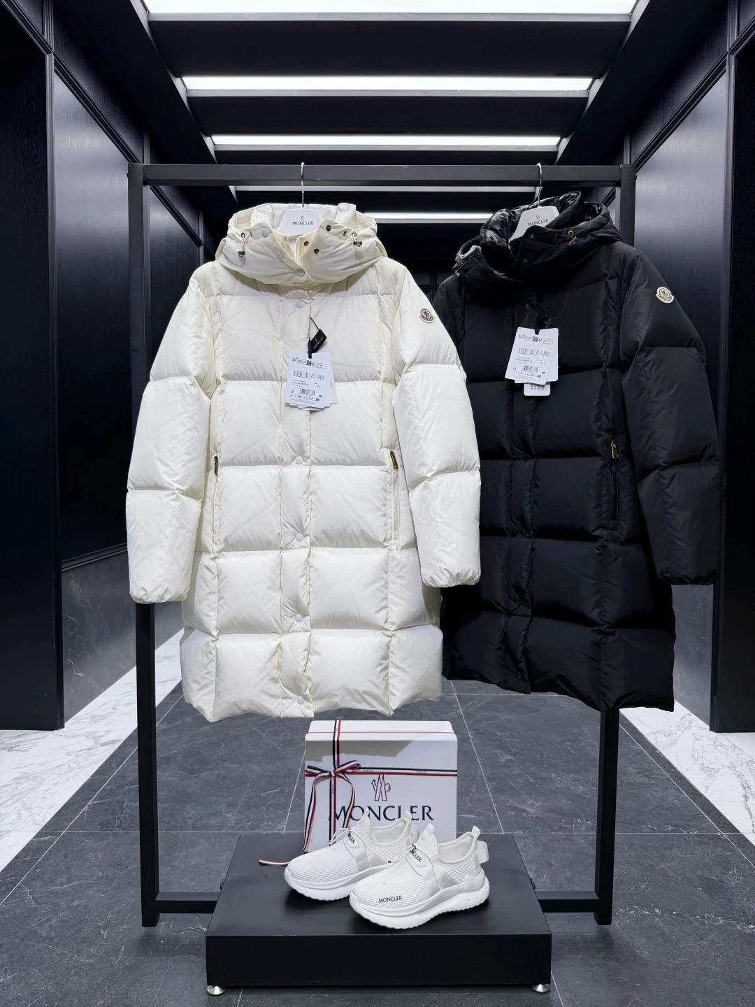 Moncler Down Jackets — 8a0a7028