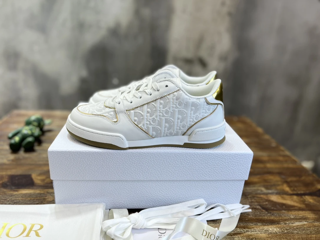 Dior Sneakers — 19242f82
