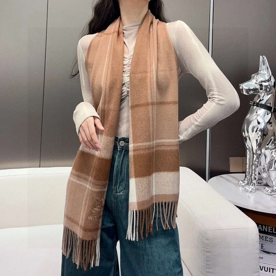Burberry Scarves — 570fefcb