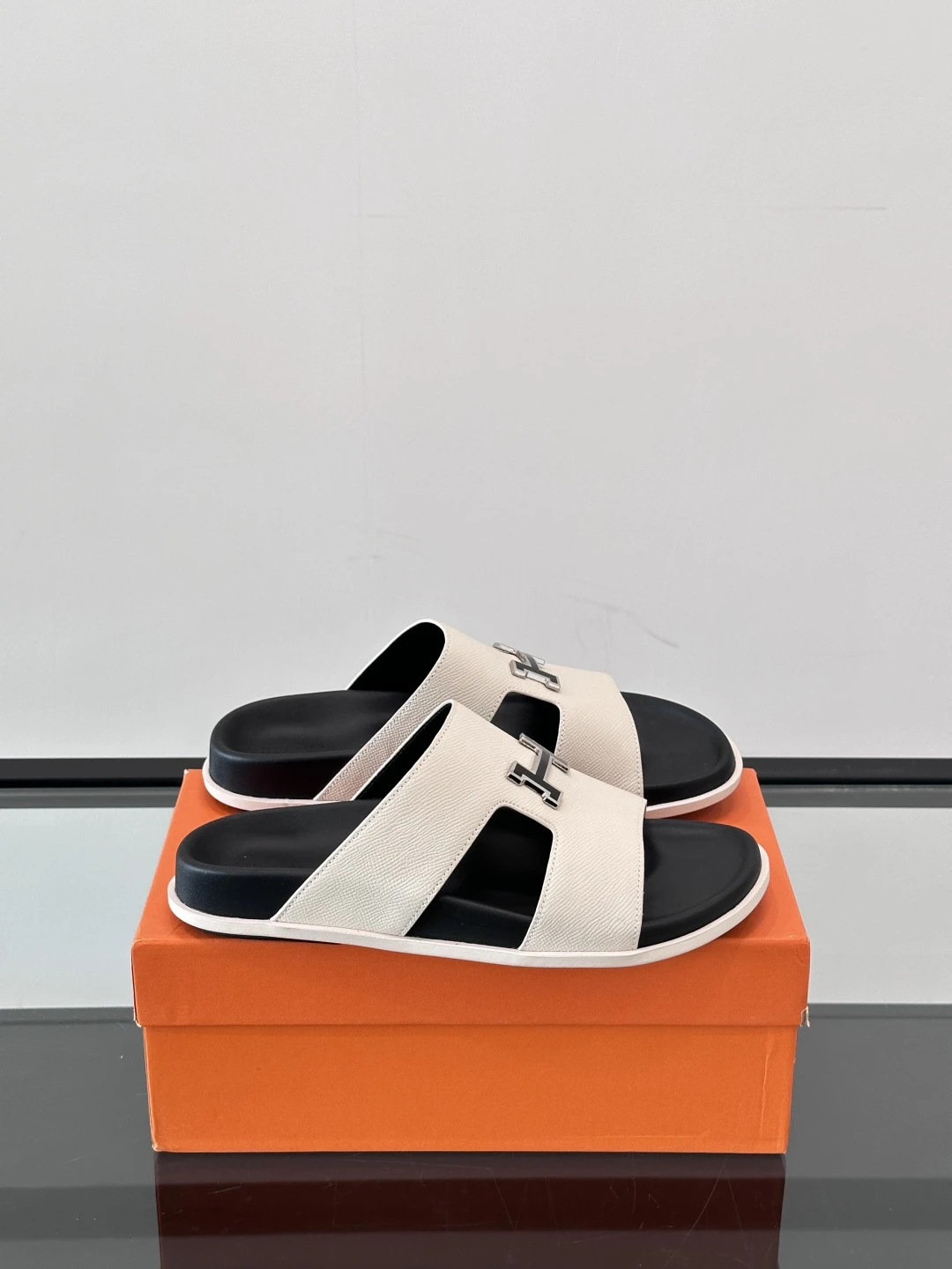 Hermès Slippers — ede7804e