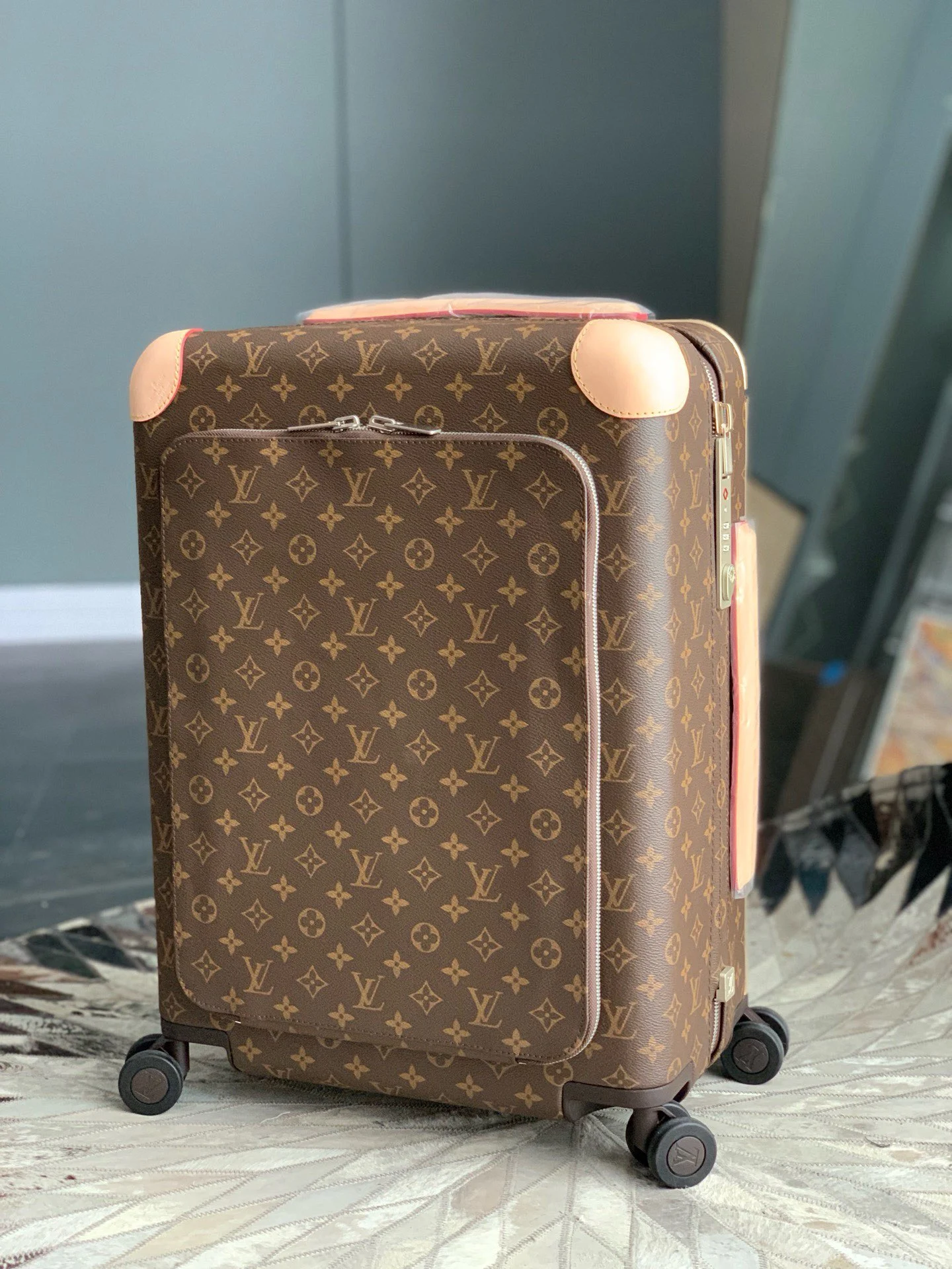 Luggage — 65cfb087