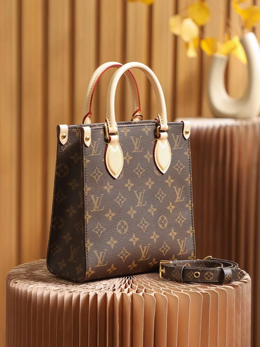 Louis Vuitton Bag — 2a7338b9