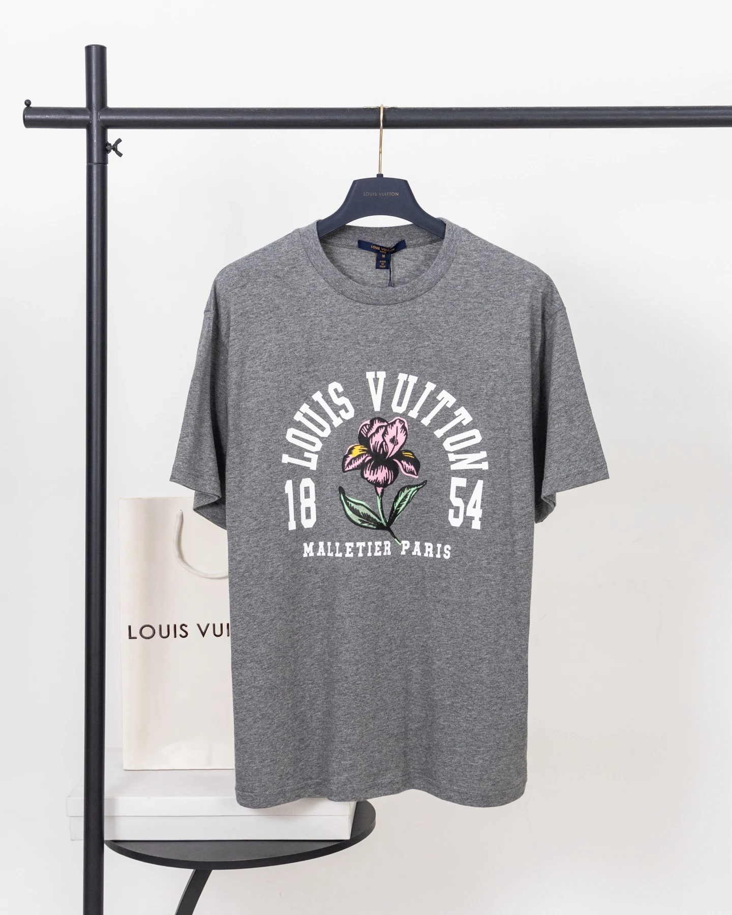 Louis Vuitton T-Shirt — c8a57647