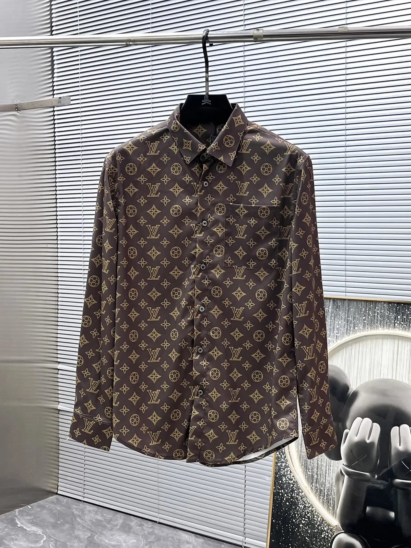 Louis Vuitton Shirts — c0f38d59