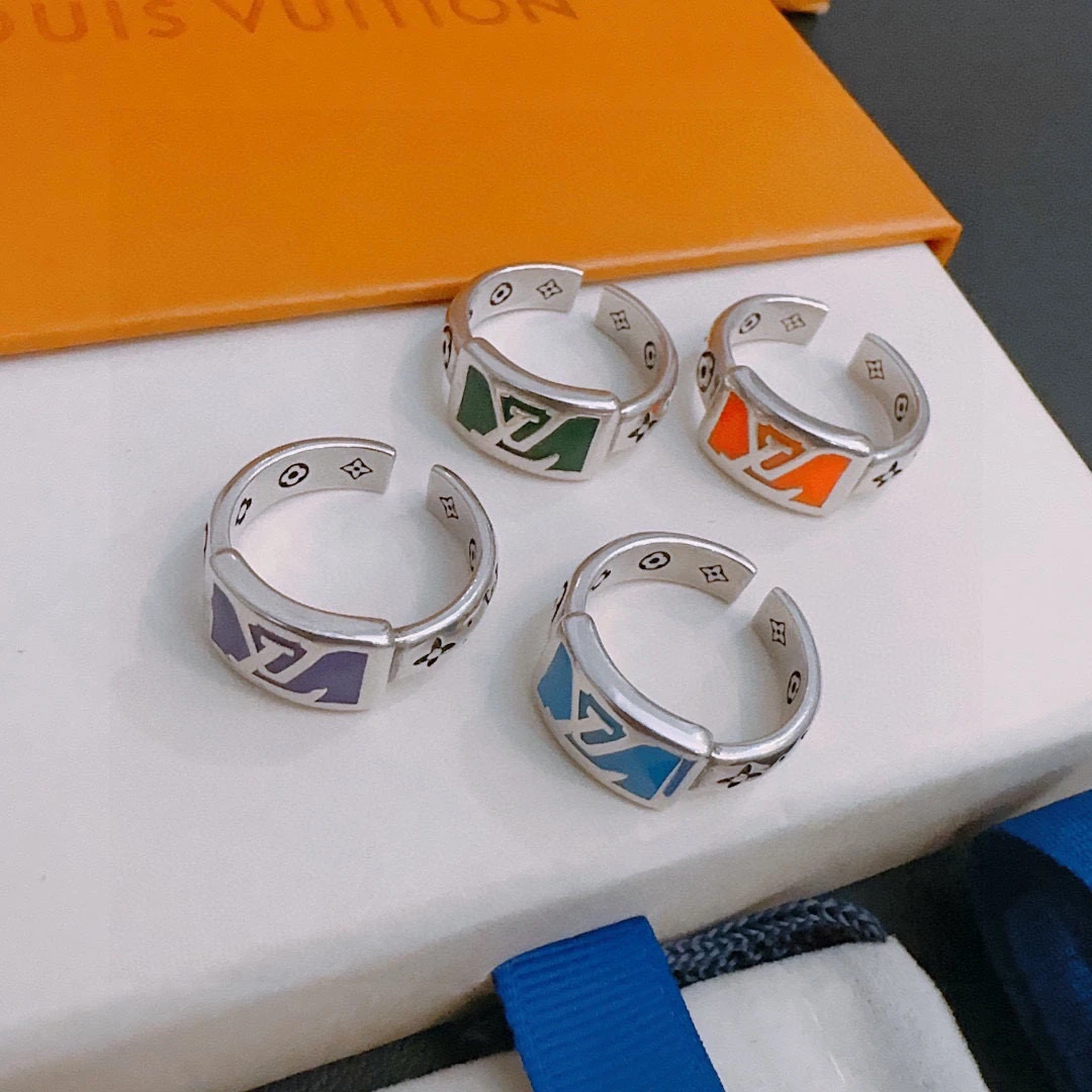 Louis Vuitton Necklaces — 69f758da