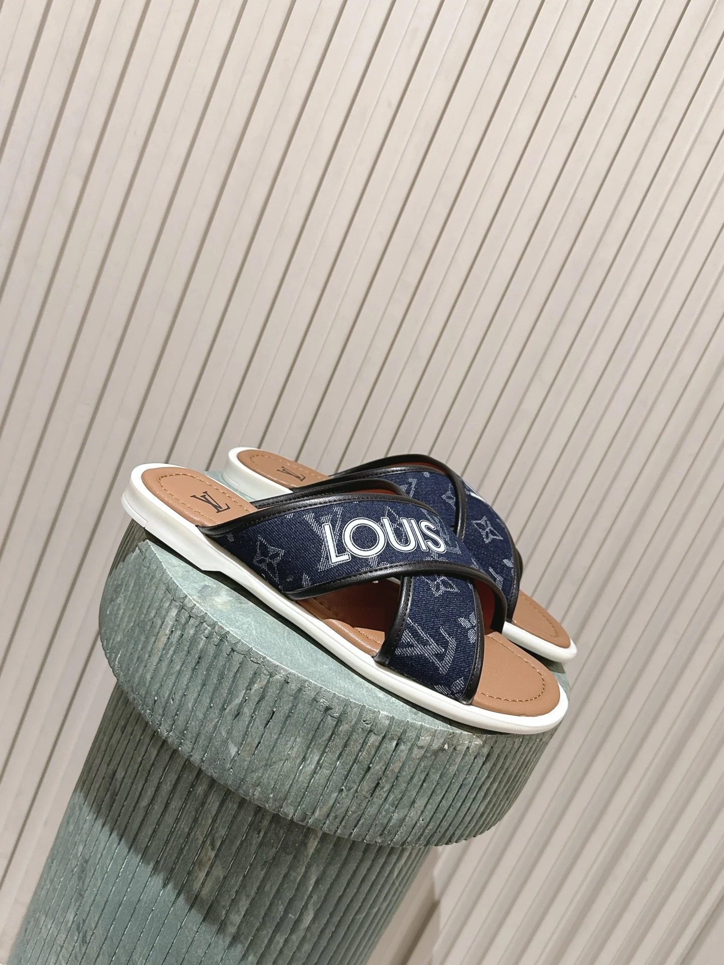 Louis Vuitton Slides — 482ff622