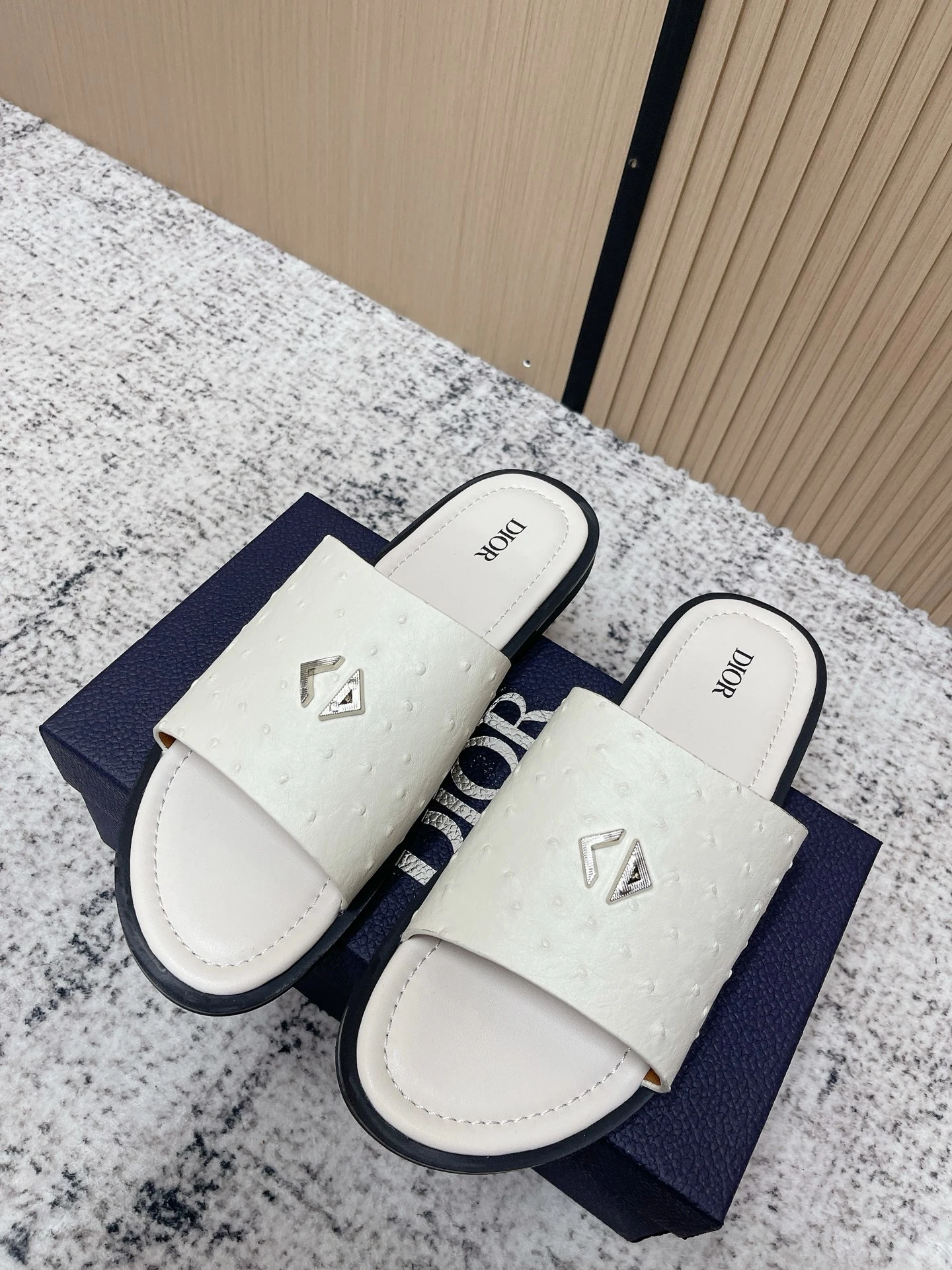 Dior Slippers — 229ed63b