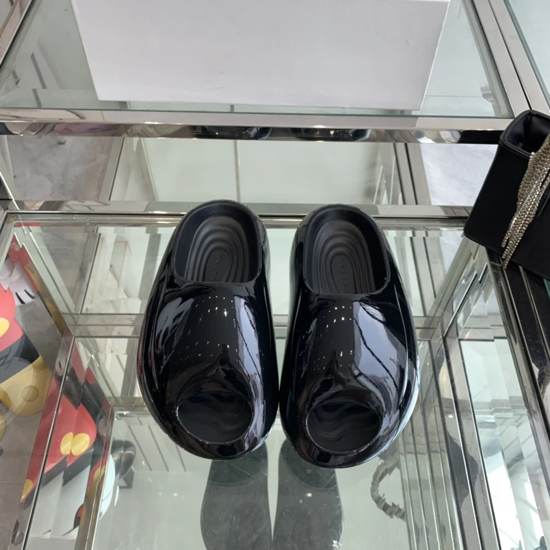 XVESSEL Slippers — b20ff9c6