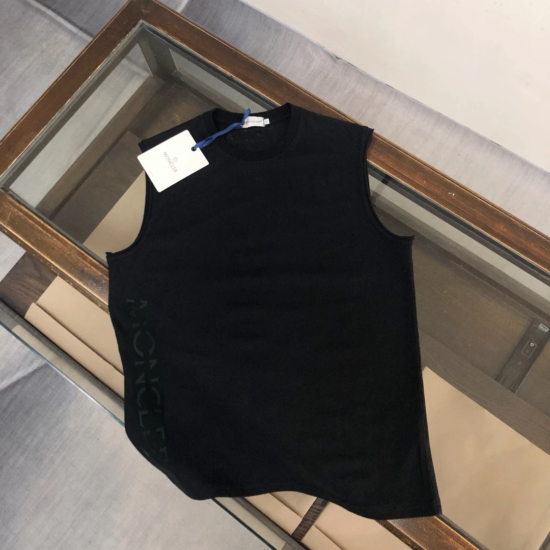 Moncler T-Shirt — 01e57d3c