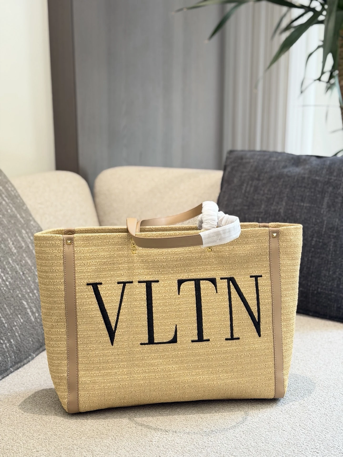 Valentino Bag — 47dd60fa