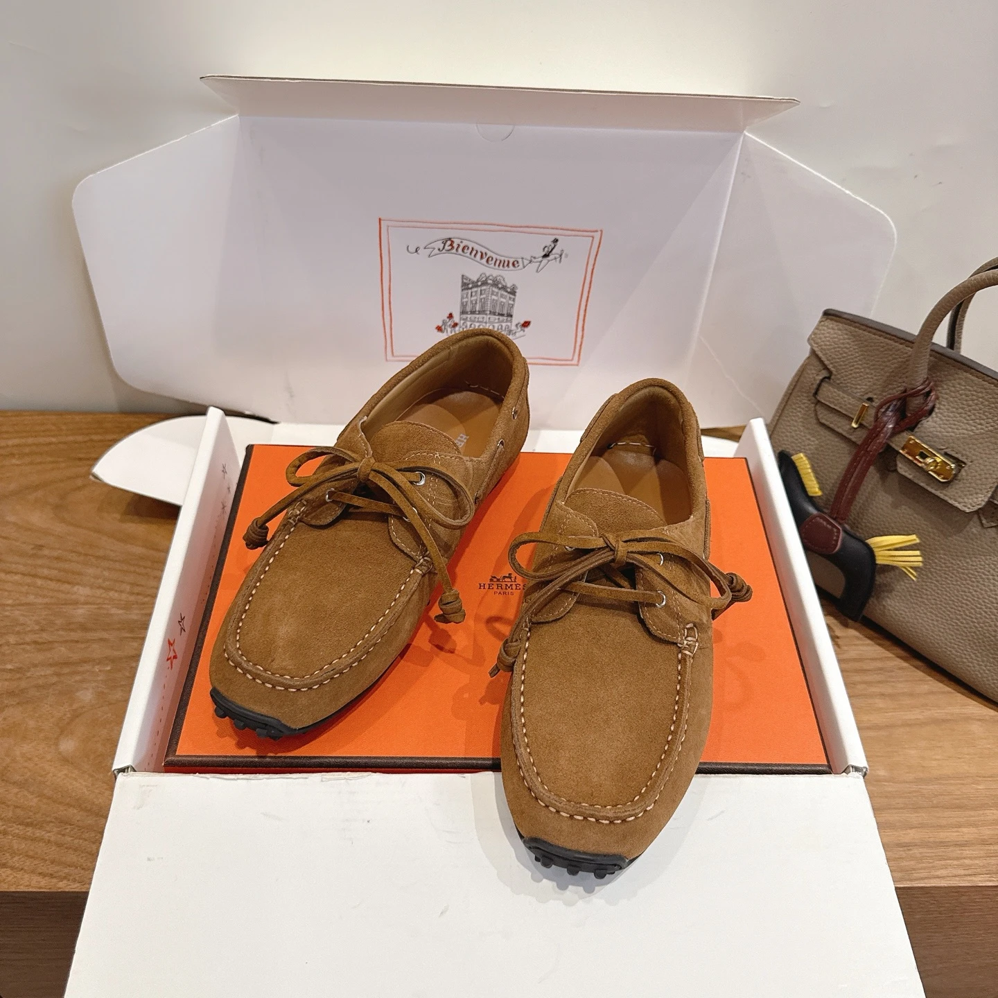 Hermès Sneakers — 18185163