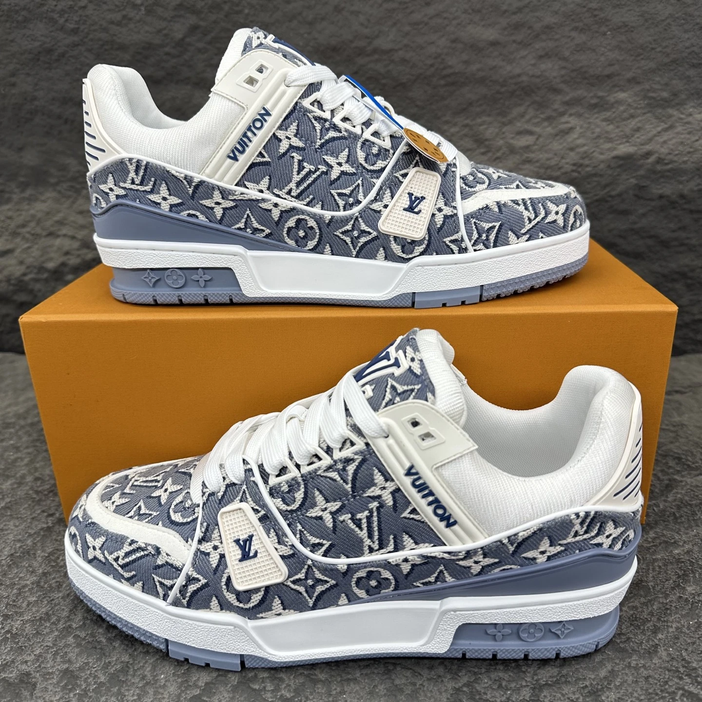 Louis Vuitton Sneakers — e46597ba