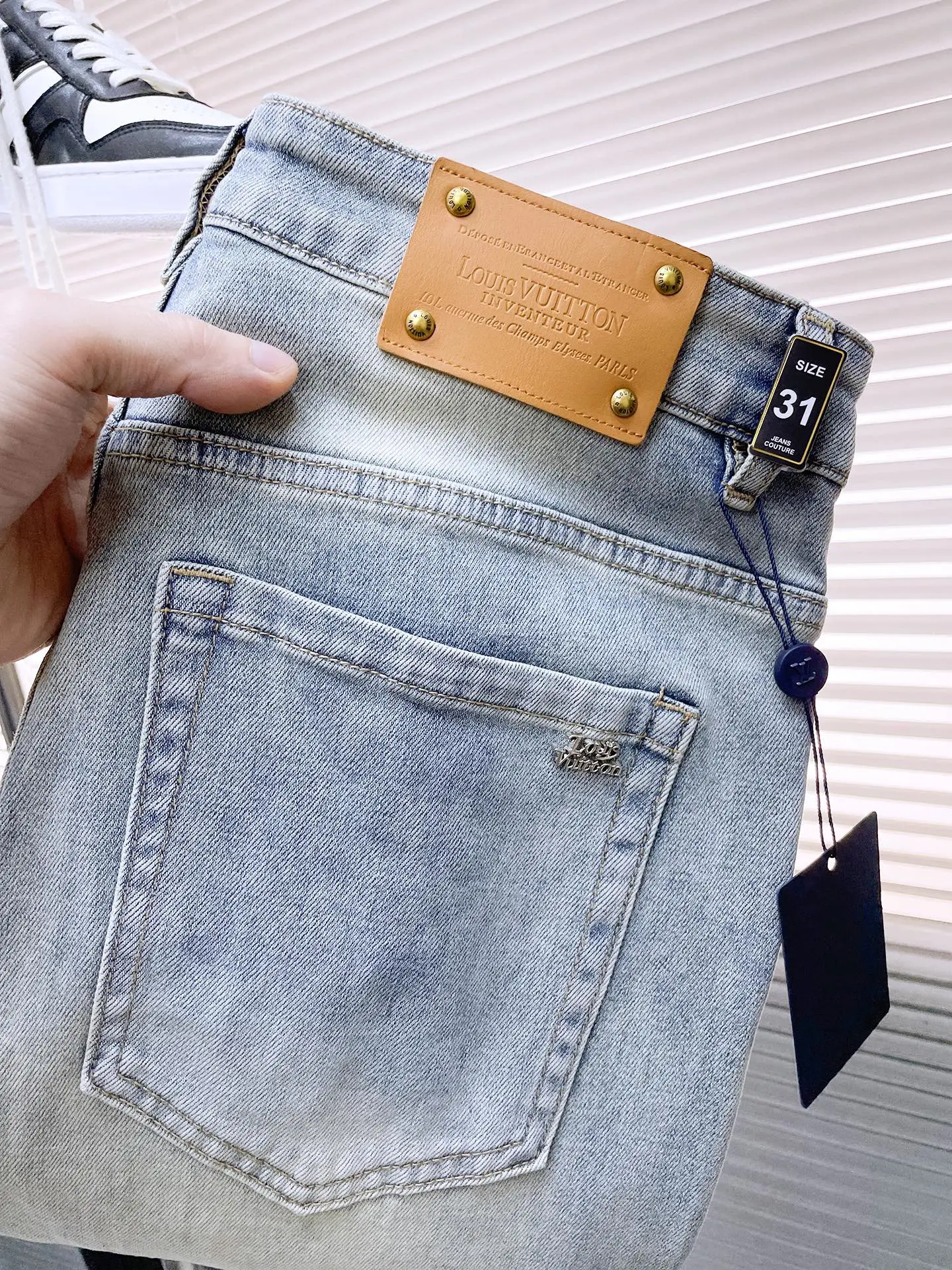 Louis Vuitton Jeans — 6144e2cc